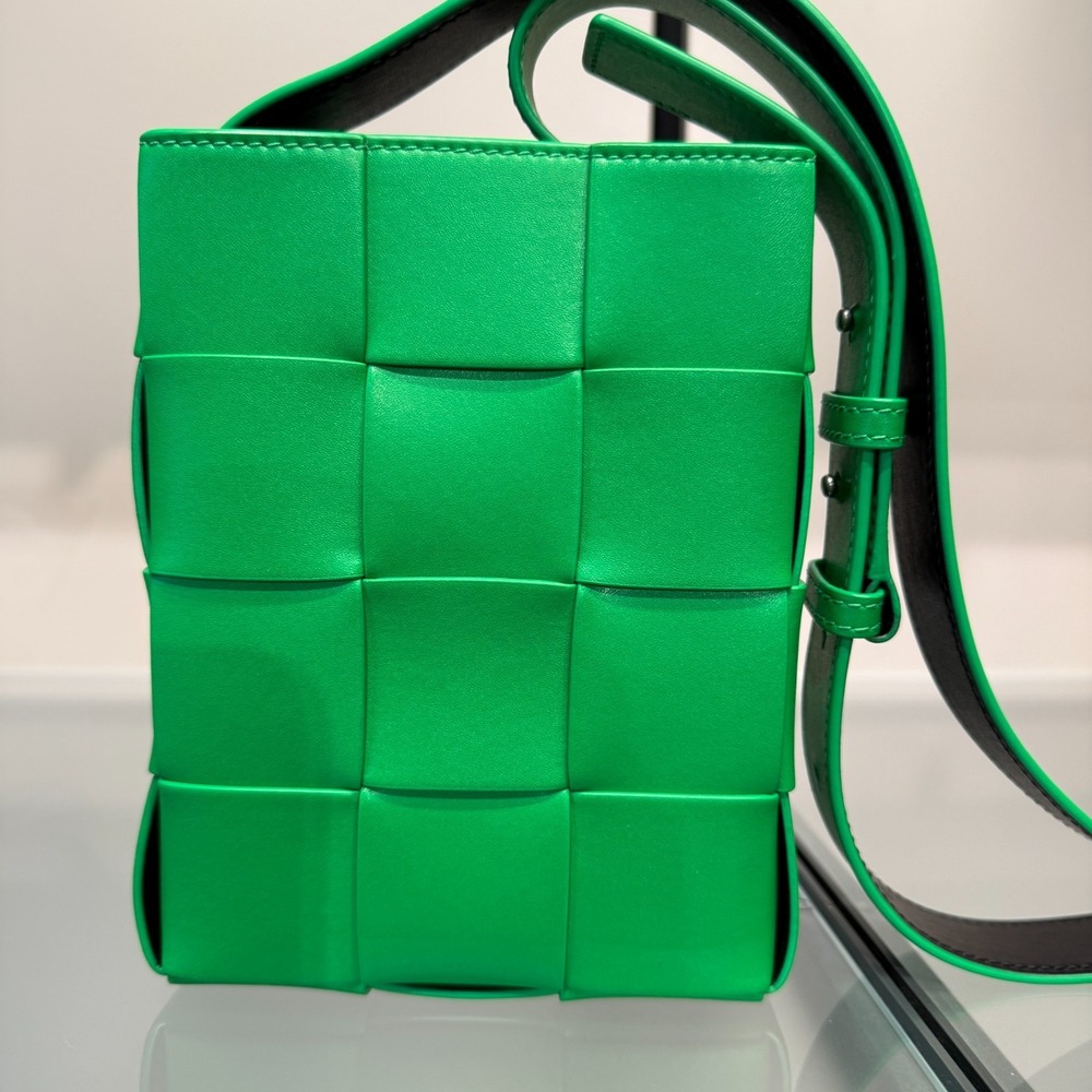 Bottega Veneta Cassette Crossbody Bag Green Black Intrecciato Leather NWT - Picture 7 of 12